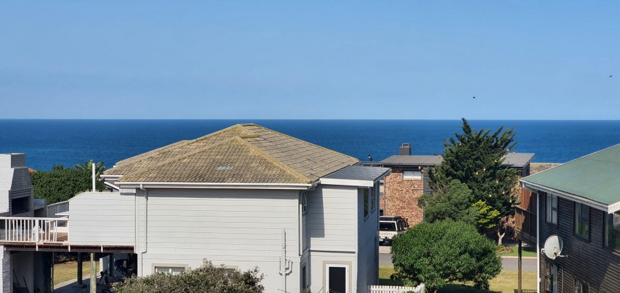 3 Bedroom Property for Sale in Boggomsbaai Western Cape